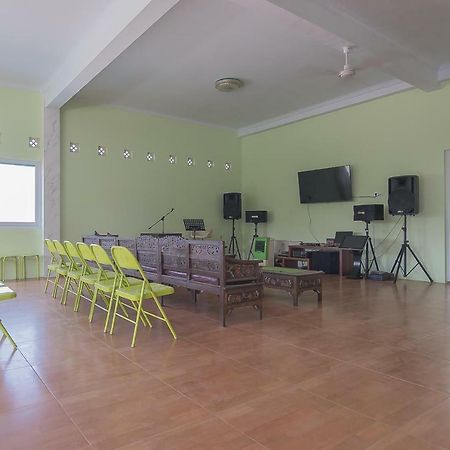 Reddoorz Syariah Near Museum Wisma Karya Subang Exterior photo